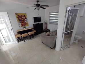 Una Smart TV, libros