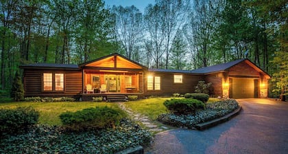 Secluded 3-bedroom cottage near the beach w/ hot tub/sauna, game room, fire pit.