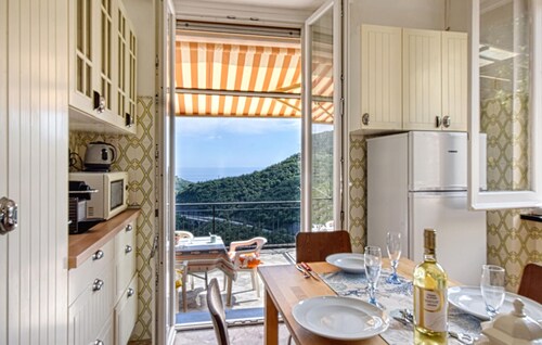 Cozy home in Sori with house sea view