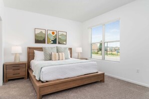 5 bedrooms, iron/ironing board, WiFi, bed sheets - Bright and Comfy Villa | Private Pool (Kissimmee)