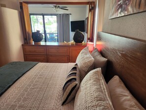 1 bedroom, iron/ironing board, WiFi, bed sheets - 1-bedroom condo. Gated complex with pool. Easy walk  to eateries, beach, shops (San José del Cabo)