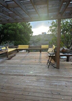 Terrace/patio - Cozy, quiet apartment with enchanting views and surroundings with AC, WiFi (Willemstad)
