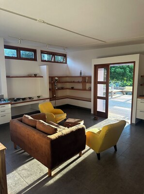 Interior - Cozy, quiet apartment with enchanting views and surroundings with AC, WiFi (Willemstad)