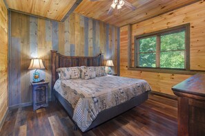 House, Multiple Beds, Hot Tub, Mountain View (Barefoot Landing) | 5 bedrooms, individually decorated, individually furnished, desk - Barefoot Landing (Sevierville)