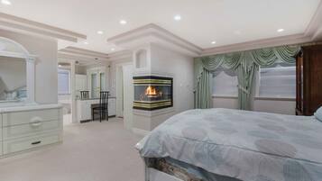 6 bedrooms, desk, iron/ironing board, WiFi