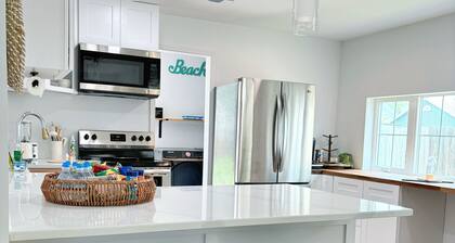 Coastal Living in Corpus Christi: 3 Bed, 2 Bath Oasis with Top Amenities!!