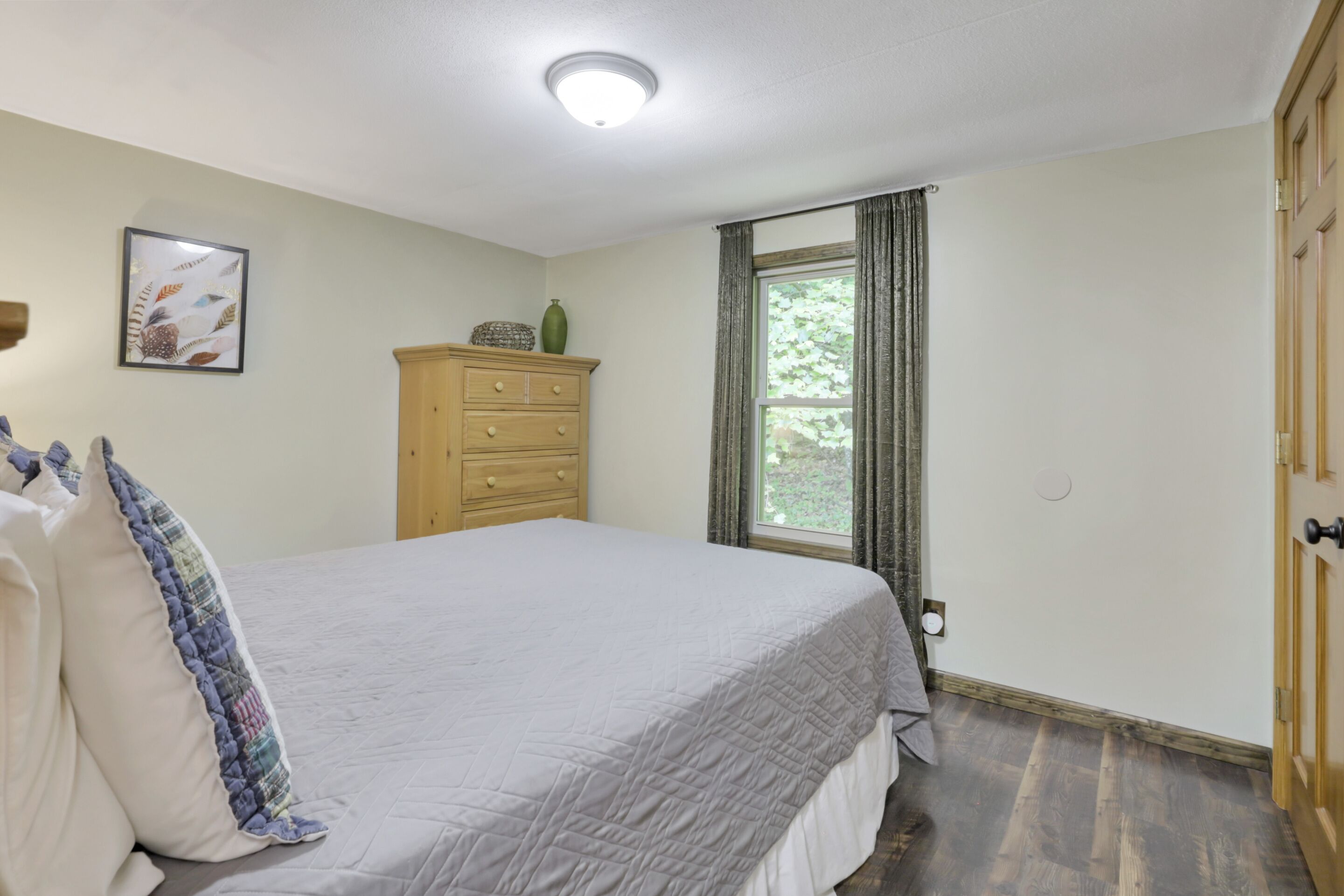 3 bedrooms, WiFi (free), bed sheets