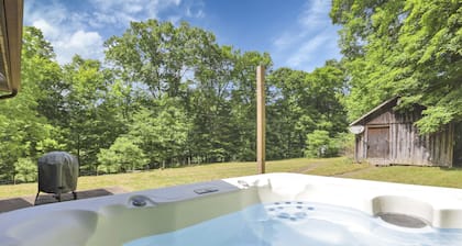 Redhead Hollow Cottage | Hocking Hills