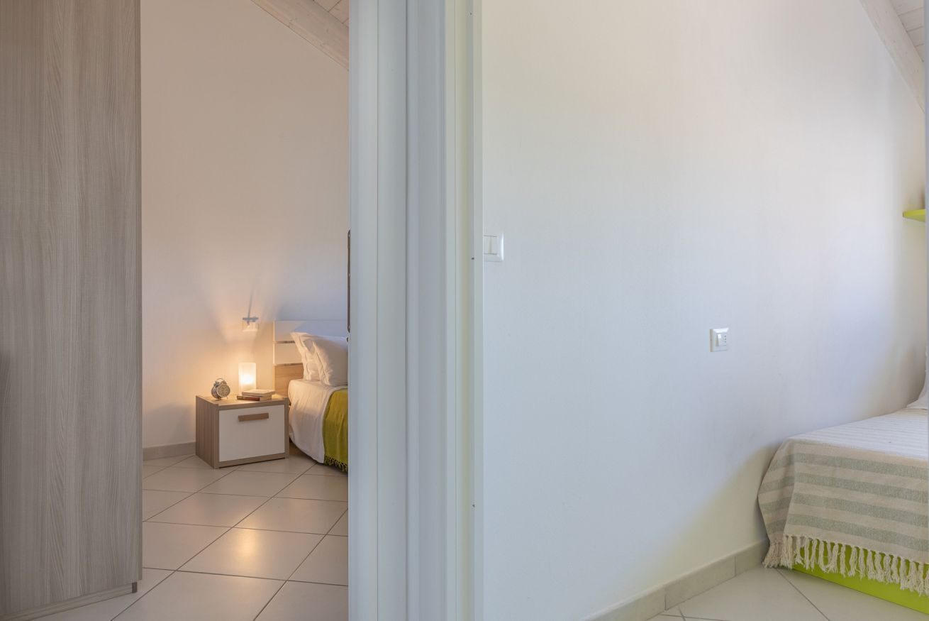 2 عدّة غرف نوم ومكواة/لوح كي وواي فاي وملاءات أسرّة