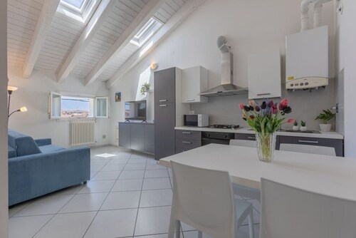 GuestHost - Comfortable apartment located on the second floor of a building NOT equipped with a lift.In 63 m2 of space it comfortably accommodates 5 people with a double sofa bed in the living room, a double bedroom and a bedroom with a single bed.Locate