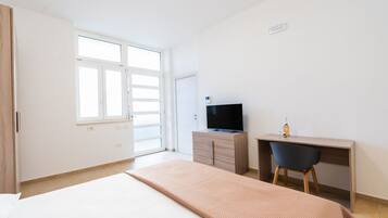 1 chambre, fer et planche à repasser, Wi-Fi, draps fournis