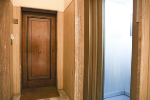 Interior - GuestHost - Casa Paola Modern Apartment (Napoli)