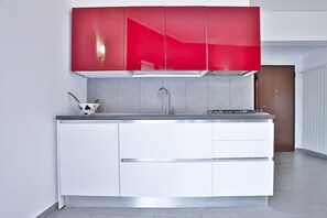Refrigerador, horno, placa de cocina, lavavajillas