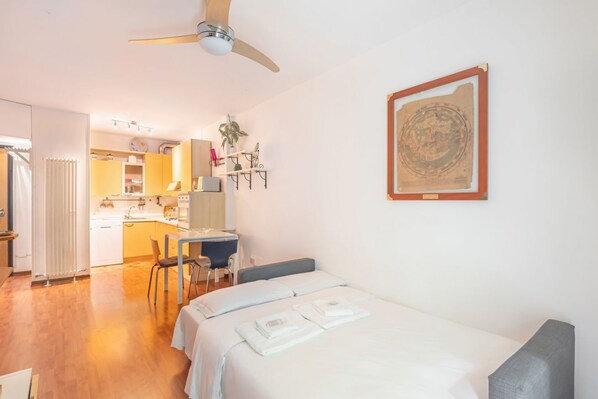 1 bedroom, iron/ironing board, WiFi, bed sheets