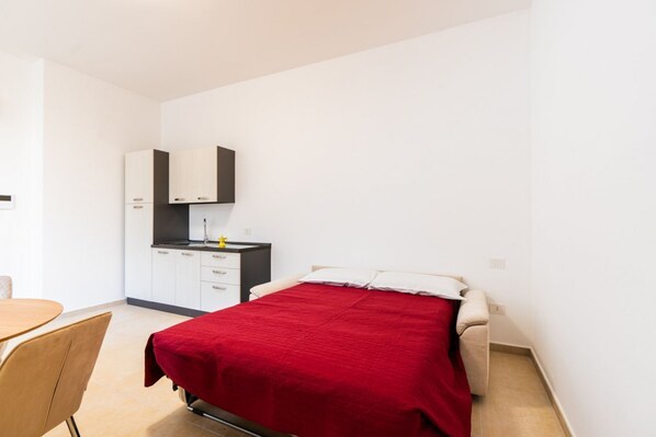 1 habitación, tabla de planchar con plancha, wifi y ropa de cama