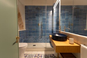 Shower, hair dryer, bidet, towels - Ancient Arches: Charming House in Marsala (Marsala)