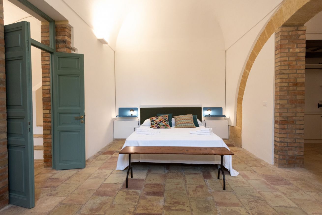 3 chambres, fer et planche à repasser, Wi-Fi, draps fournis