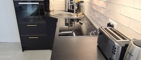 Fridge, microwave, oven, stovetop
