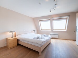 3 chambres, bureau, accès Internet