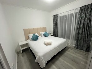 2 quartos, ferros/tábuas de passar roupa, Wi-Fi, roupa de cama