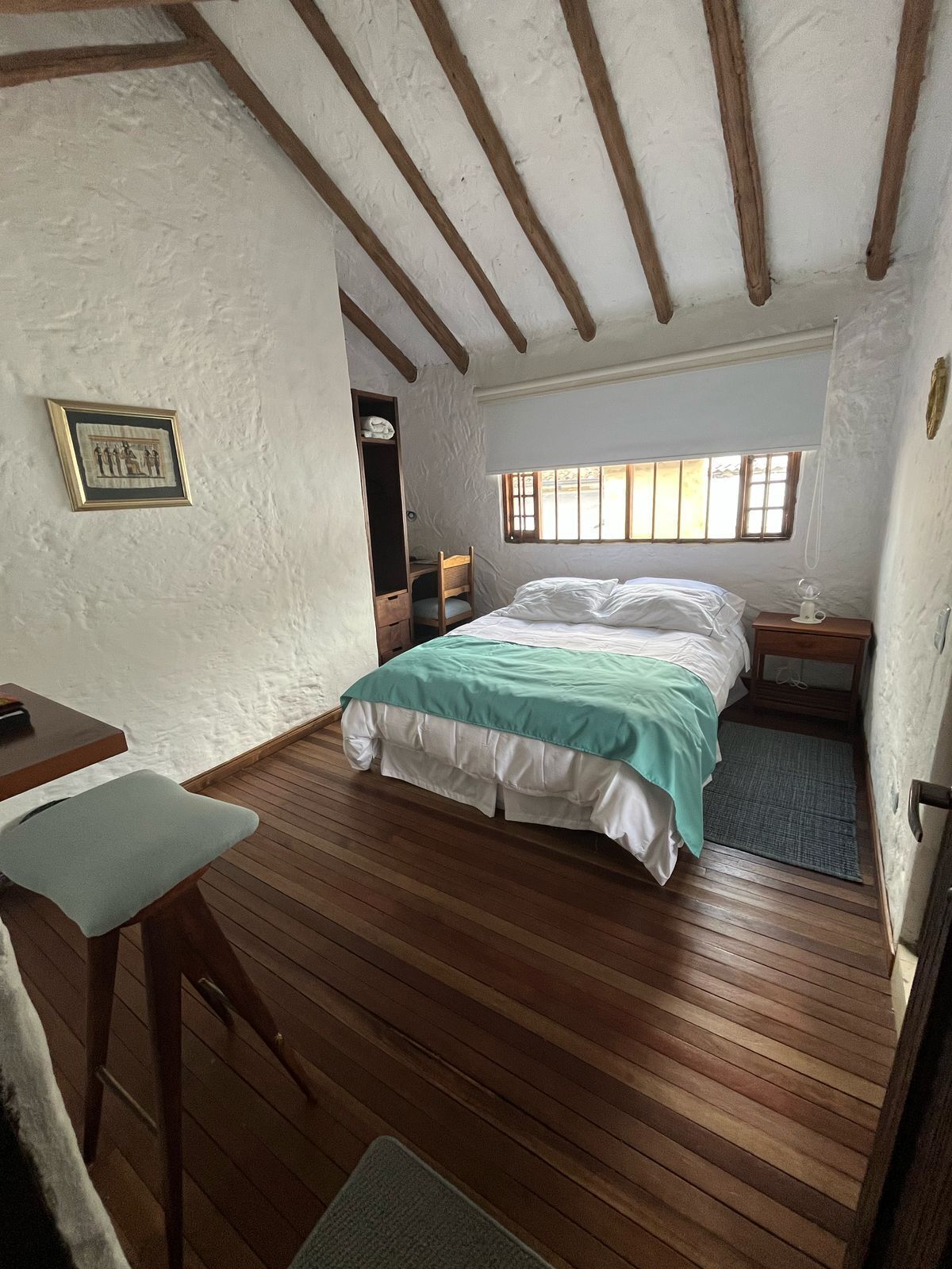 Standardzimmer, Blick auf den Innenhof | Individuell dekoriert, individuell eingerichtet, Schreibtisch