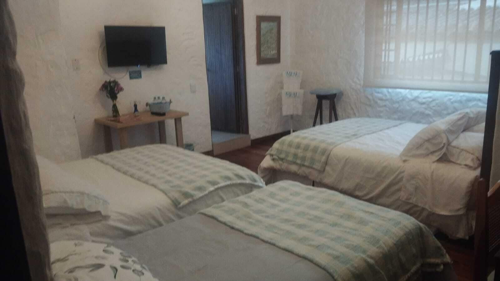 Individuell dekoriert, individuell eingerichtet, Schreibtisch