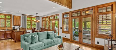 Smart TV, fireplace, table tennis