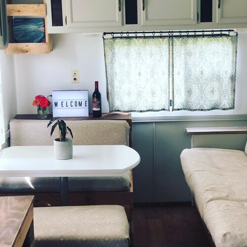 Cozy campground with 1 bedroom and WiFi, AC near beautiful Elk Rapids