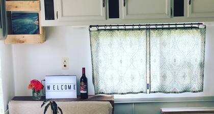 Cozy campground with 1 bedroom and WiFi, AC near beautiful Elk Rapids