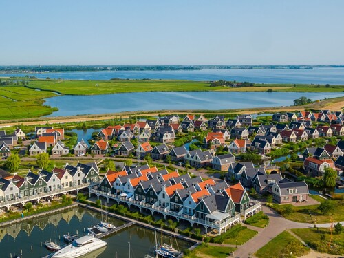 Scenic Stay by the Water