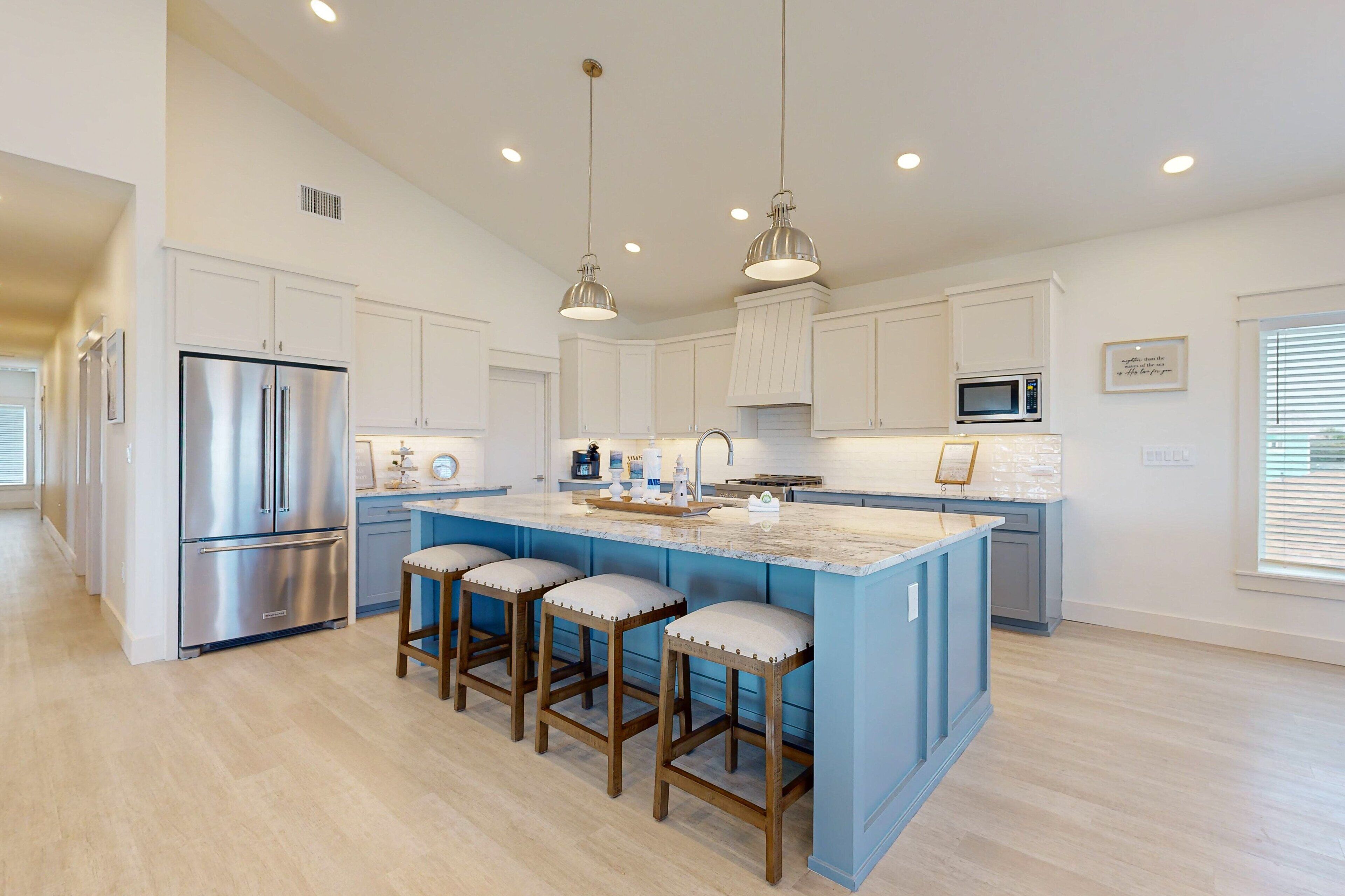 ثلاجة، ميكروويف، فرن، موقد طهي مسطح