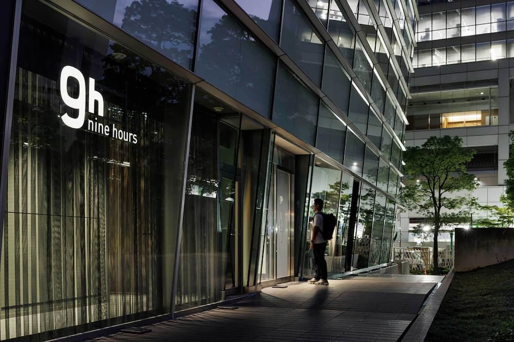 9h nine hours Shinagawa station for men