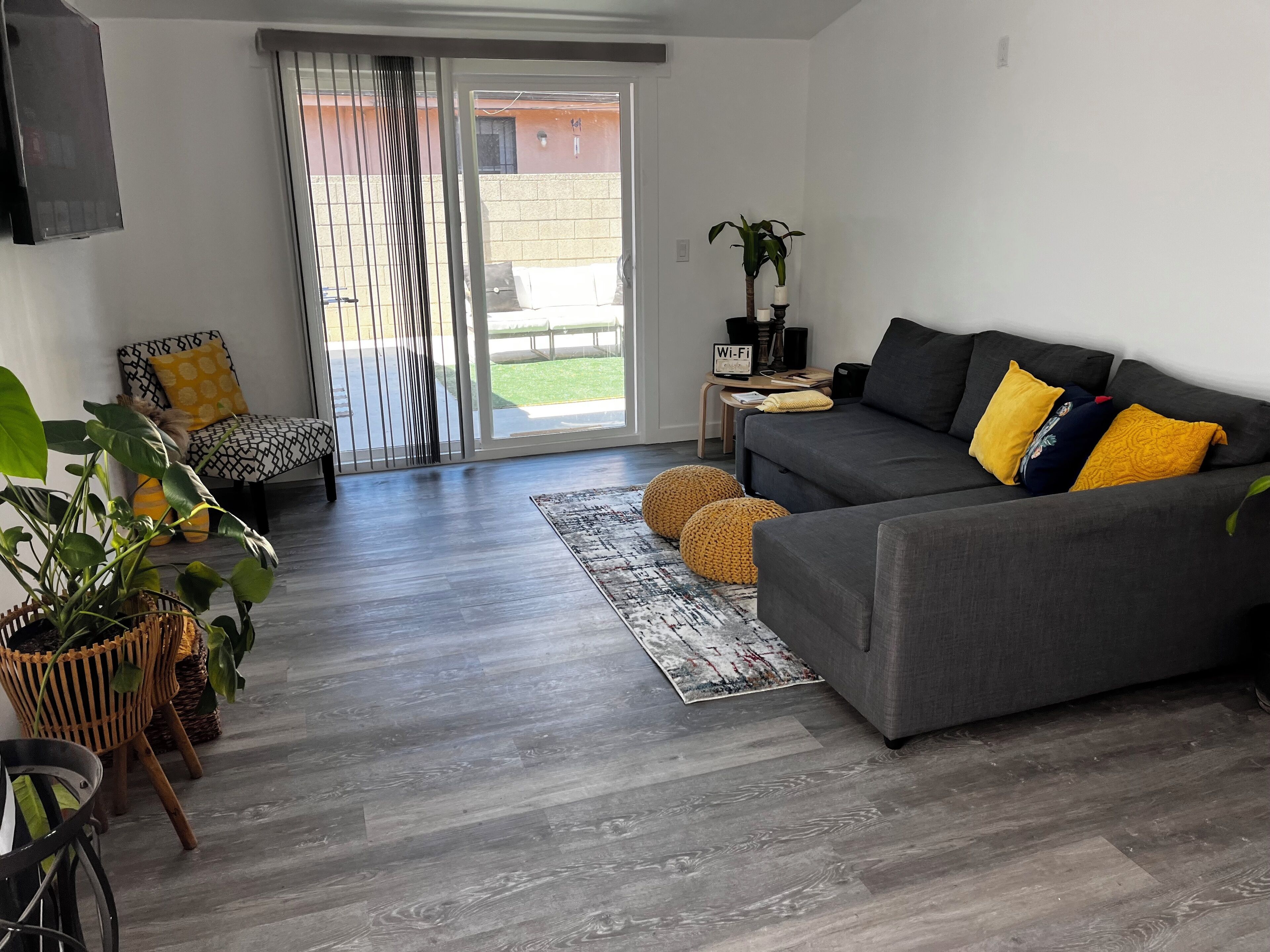 Cozy 4-bedroom house with WiFi, AC in amazing Los Angeles