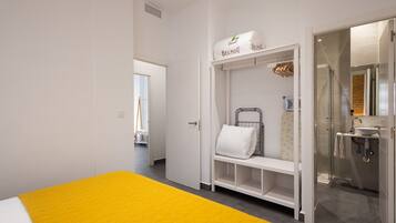 1 slaapkamer, een strijkplank/strijkijzer, gratis wifi, beddengoed