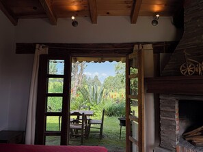 Traditional Cabin | 2 bedrooms, individually furnished, laptop workspace, bed sheets