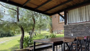 Signature Cabin | Terrace/patio