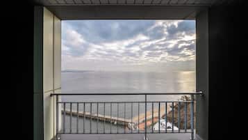 Deluxe Twin Room, Multiple Beds, Private Bathroom, Ocean View | Terrace/patio