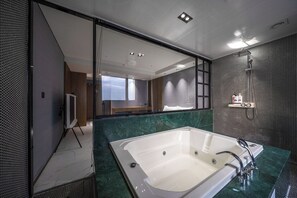 Private spa tub - sky & sea hotel (Incheon)