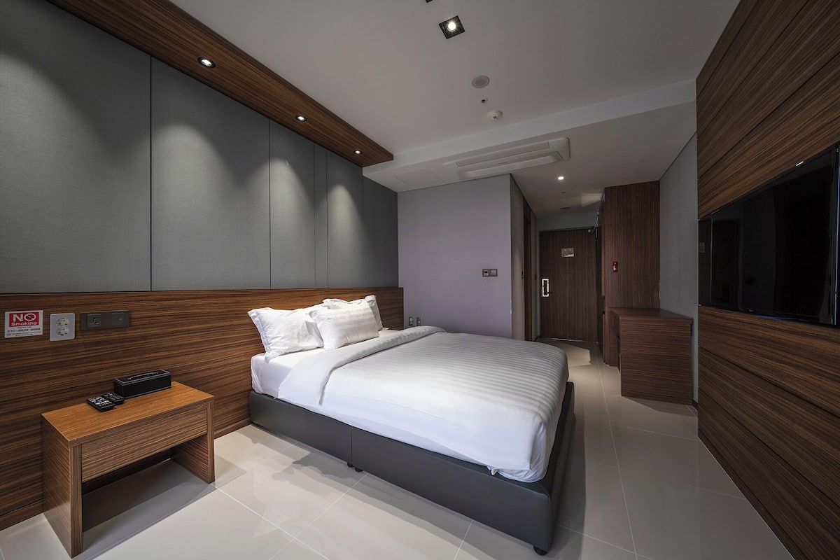 Habitación doble estándar, 1 cama matrimonial, vista al océano | Escritorio y wifi gratis