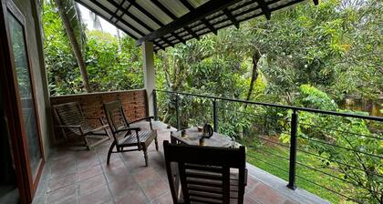 The Cinnamon Cottage