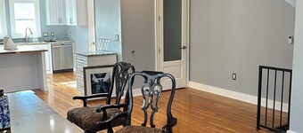 Cozy 3-bedroom townhome in quaint Little Rock with WiFi, AC