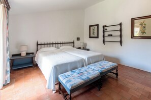 5 soverom, strykejern/-brett, wi-fi (inkludert) og sengetøy