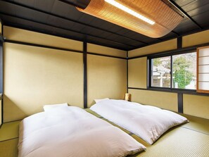 1 bedroom, desk, free WiFi, bed sheets - Nonsmoking Room only Enjoy a relaxing time in / Kameoka Kyōto (Kameoka)