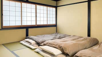1 bedroom, desk, free WiFi, bed sheets