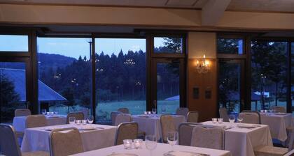 Japanesestyle room with 8 tatami mats and a bath  / Iwanuma Miyagi