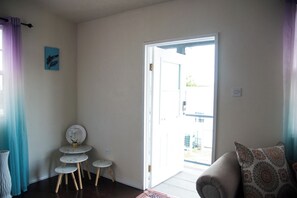 Apartment, 2 Bedrooms, Smoking, Terrace | Living room