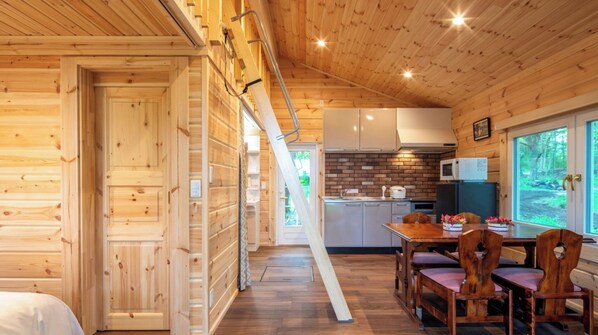Dining - Clover Room only Free light meals included Compact and functional authentic log house / Agatsumagun Gunma (Agatsumagun)