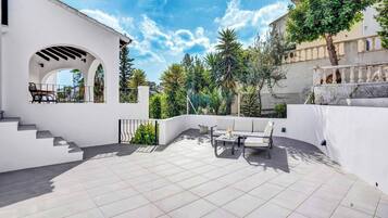 Villa (5 Bedrooms) | Exterior