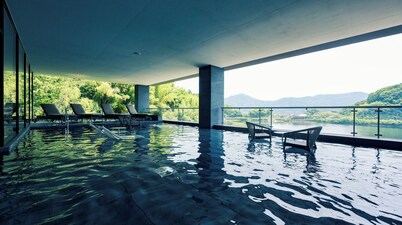 Deluxe Hollywood Twin with hot spring vs |  / Takeo Saga