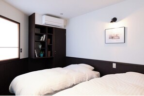 1 bedroom, desk, free WiFi, bed sheets